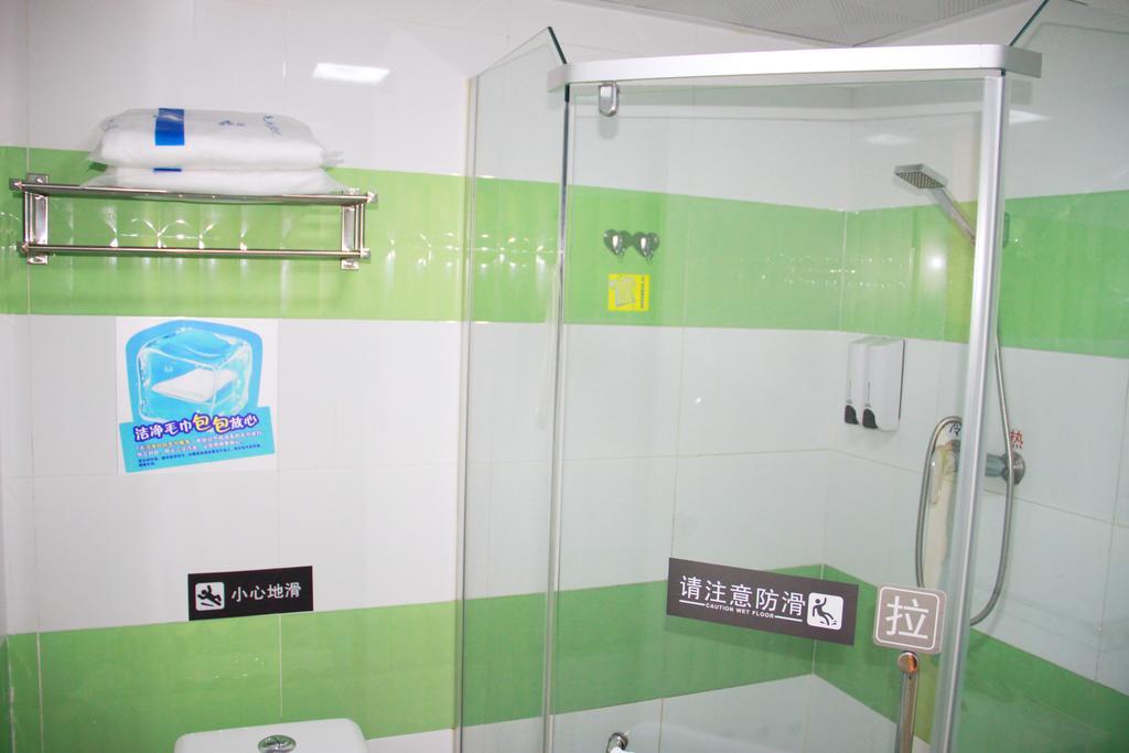 7Days Inn Ningbo Sport Center Yinghua Park Metro Station Bagian luar foto