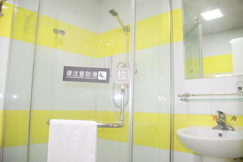 7Days Inn Ningbo Sport Center Yinghua Park Metro Station Bagian luar foto